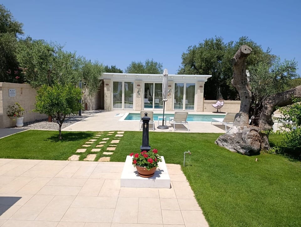 Building Exterior, Garden, Outdoor, Pool