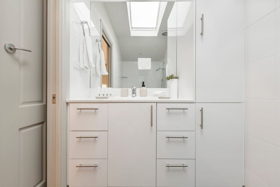 Compact sink with storage and a clean, modern design