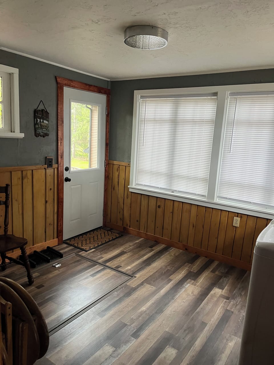 Main entry with laundry 