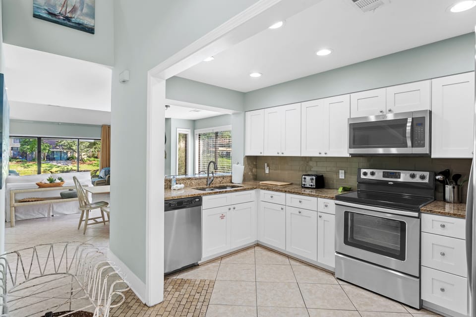 Full Kitchen