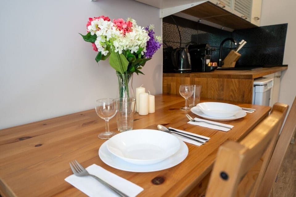 Dining Area | Book Now with RENTUJEMY