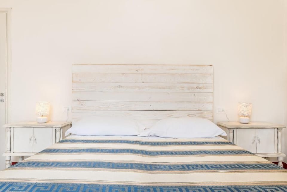 Basic Triple Room | Minibar, free WiFi