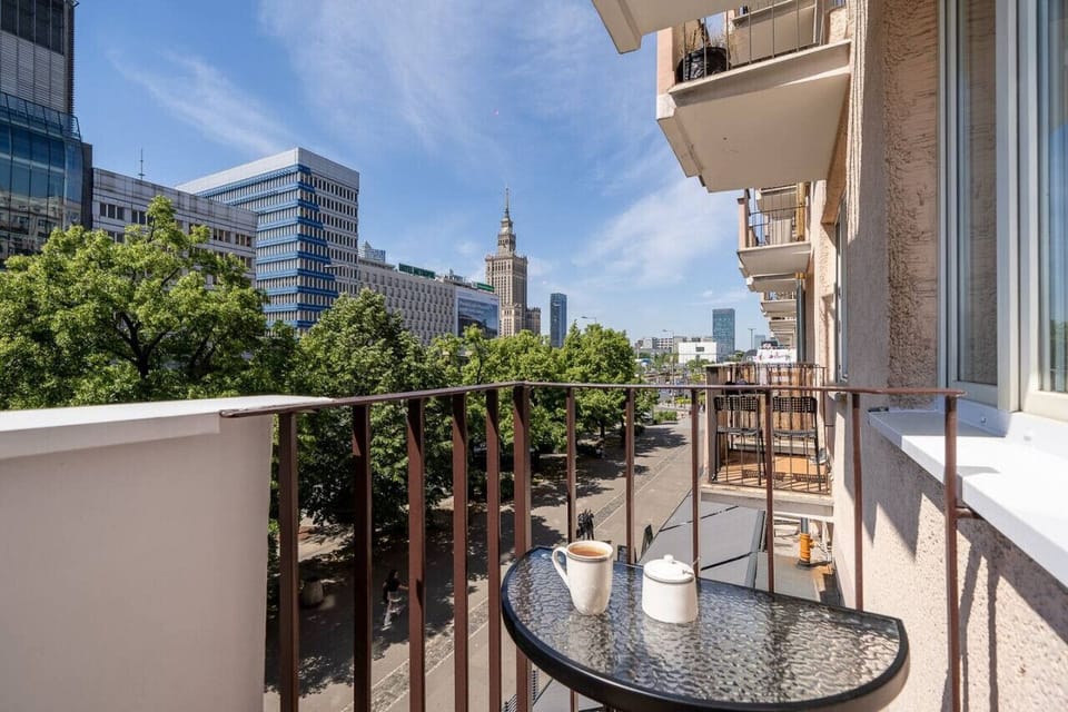 Private Balcony | Book Now with RENTUJEMY