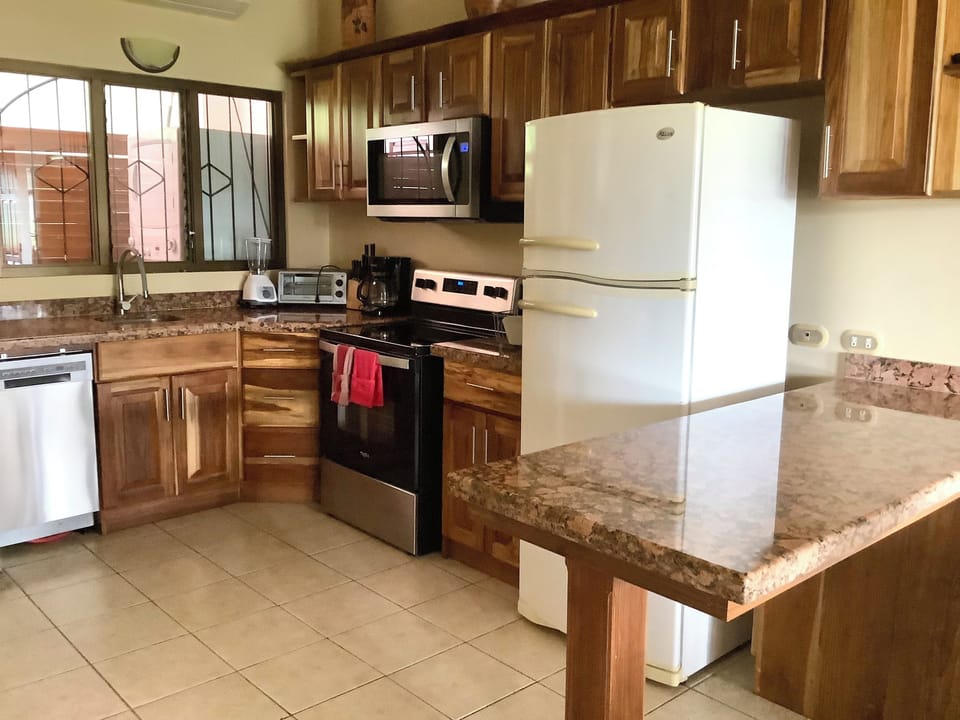 Full kitchen
