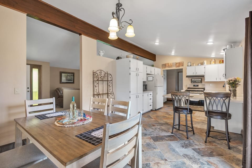 Dining Room, Dining Table, Furniture, Indoors, Table