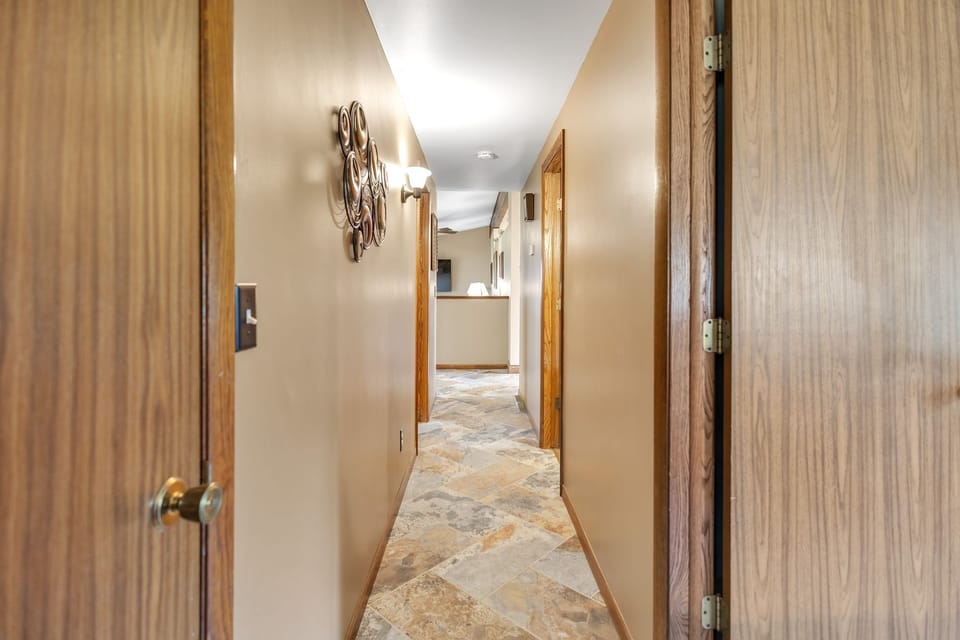 Indoors, Floor, Architecture, Building, Corridor