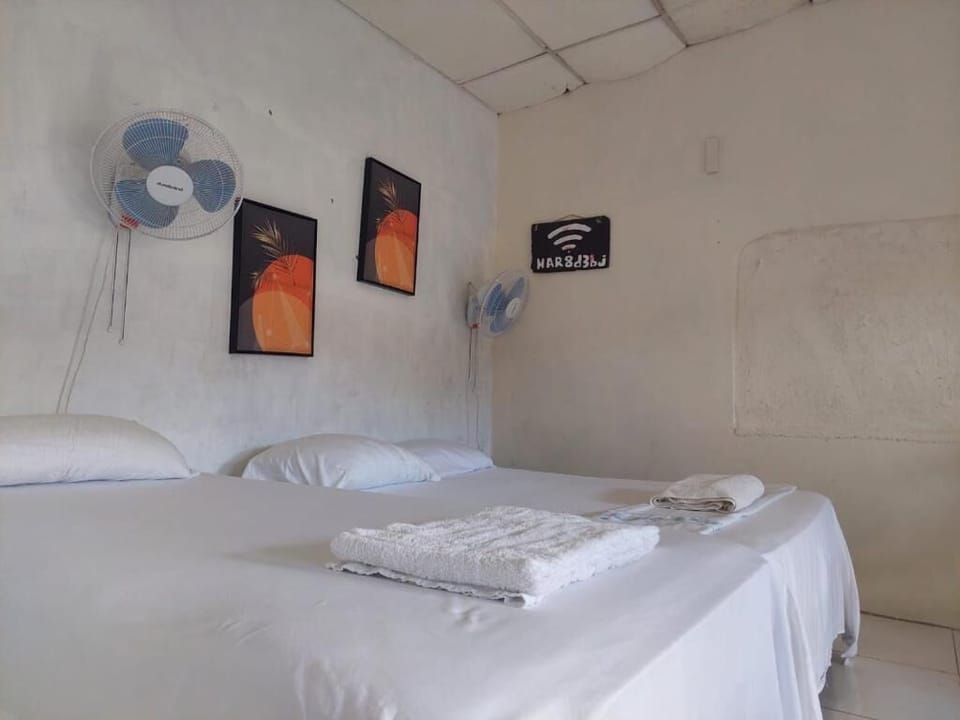 Classic Room | Bathroom | Free toiletries, soap, toilet paper