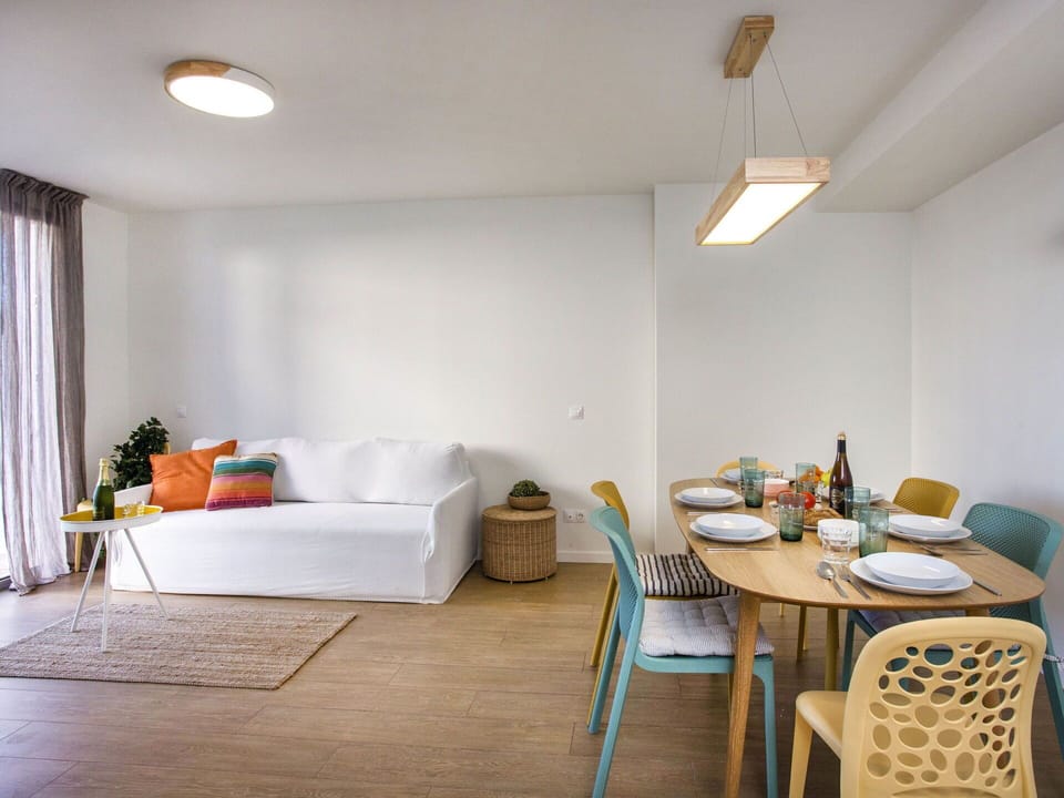 Furniture, Property, Table, Building, Wood, Comfort, Chair, Interior Design, Flooring, Floor