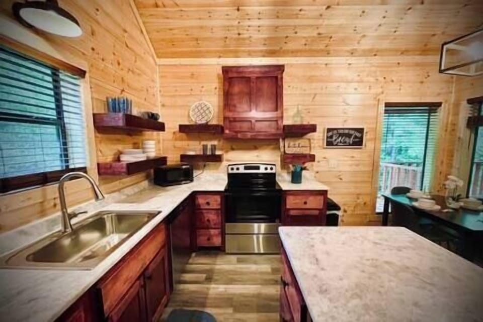 b1217f9f-b591-46d2-99c5-fa50f53c412b