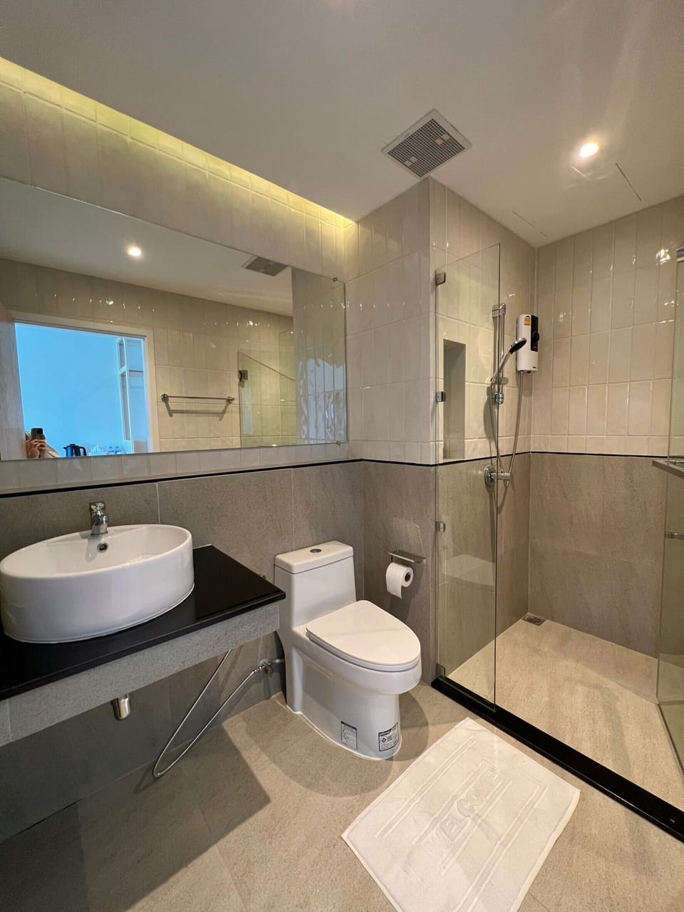 Shower, towels, soap, shampoo