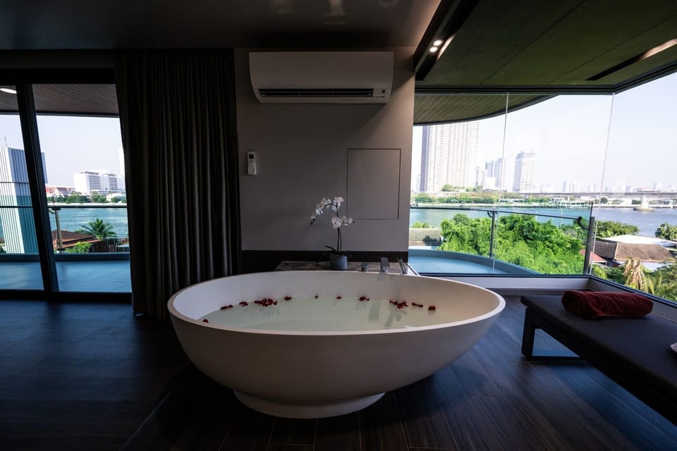 Executive Double Room | In-room safe, free WiFi, bed sheets