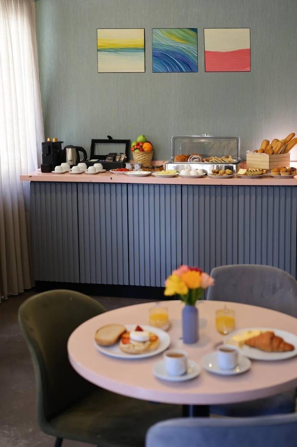 Breakfast buffet