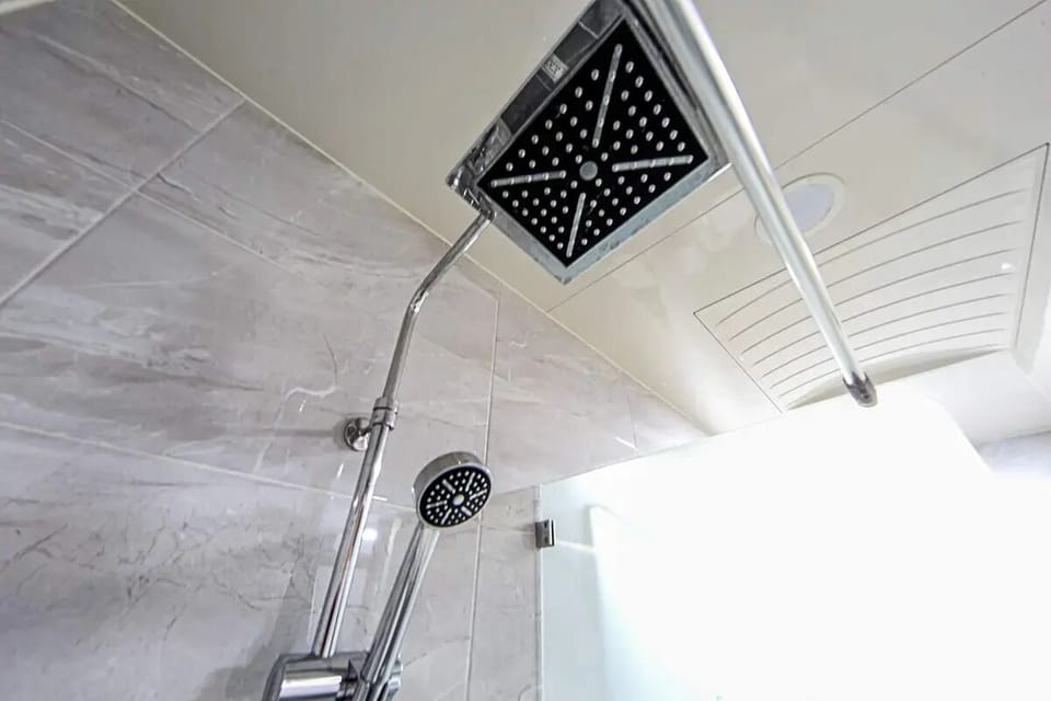 Family Double or Twin Room | Bathroom | Hair dryer, towels, soap, shampoo