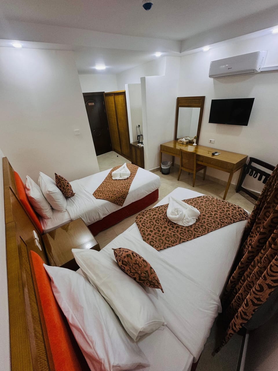 Economy Twin Room | Soundproofing, WiFi (free)
