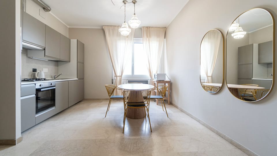 Apartment (2 Bedrooms) | Private kitchen | Fridge, microwave, oven, stovetop