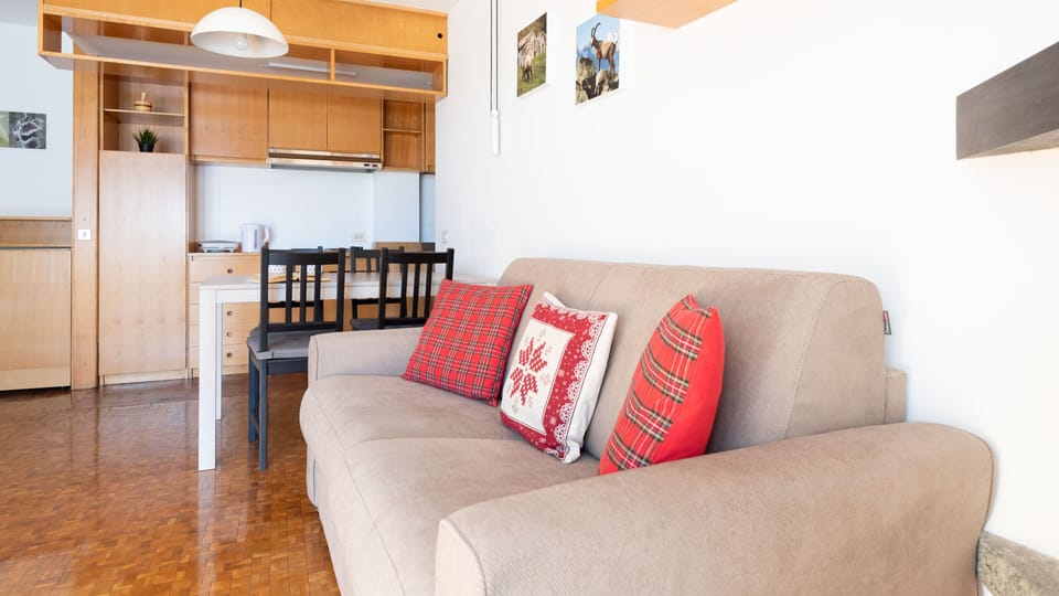 Apartment (1 Bedroom) | Interior
