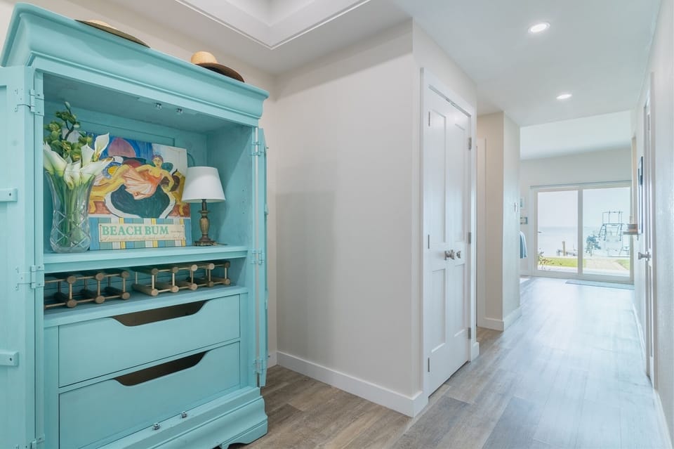 Spacious Airy condo newly remodeled