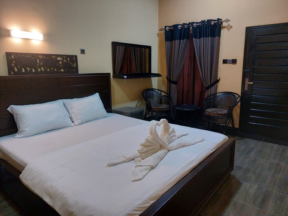 Deluxe Double or Twin Room, Garden View | Soundproofing, iron/ironing board, free WiFi