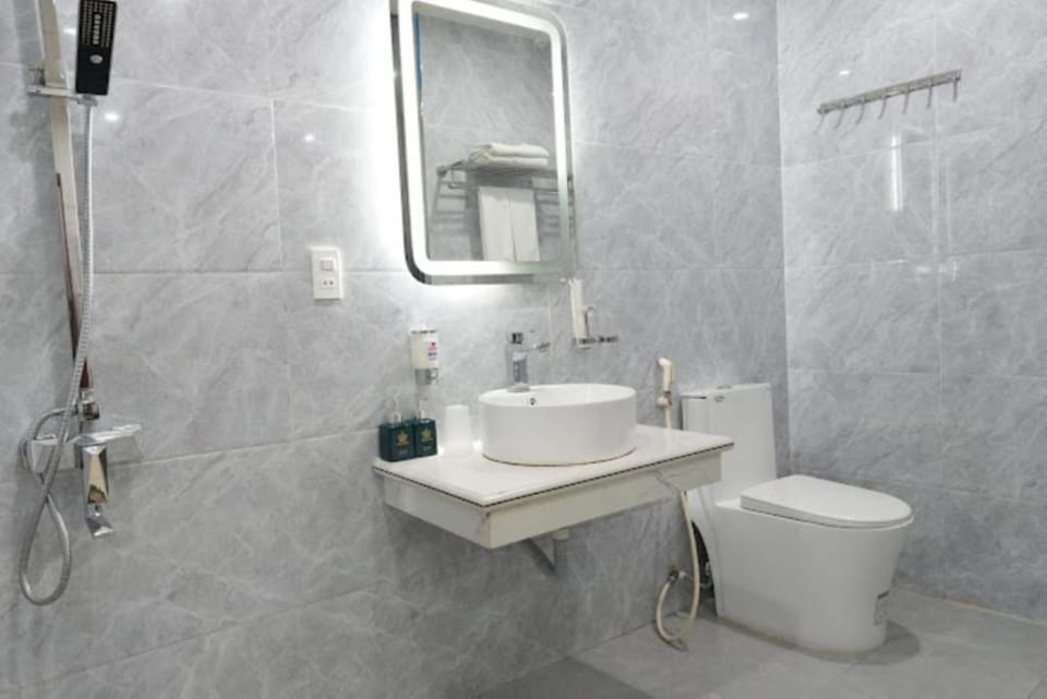 Free toiletries, hair dryer, slippers, bidet