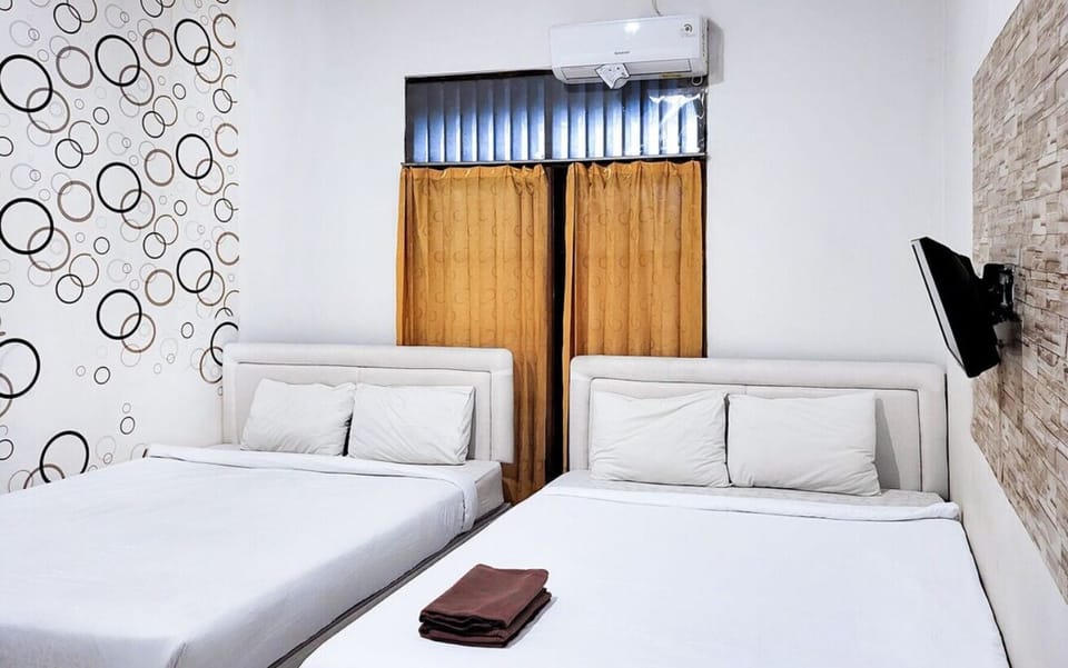 Family Room | Free WiFi