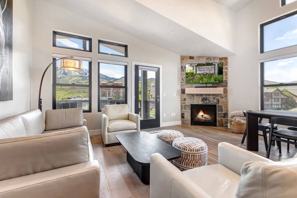 Mayflower Lakeside 302-14 by Moose Management: