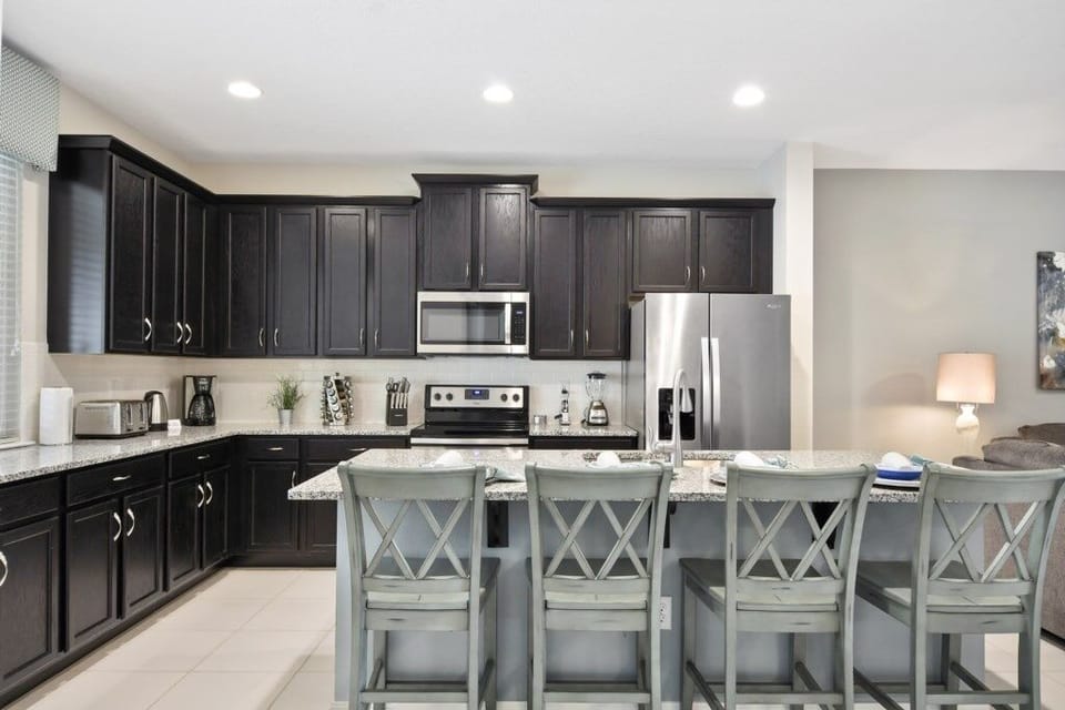 Townhome, 4 Bedrooms | Private kitchen