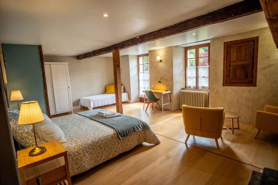 Deluxe Triple Room, Accessible, Ensuite ( Room 2 Agatha) | Free WiFi