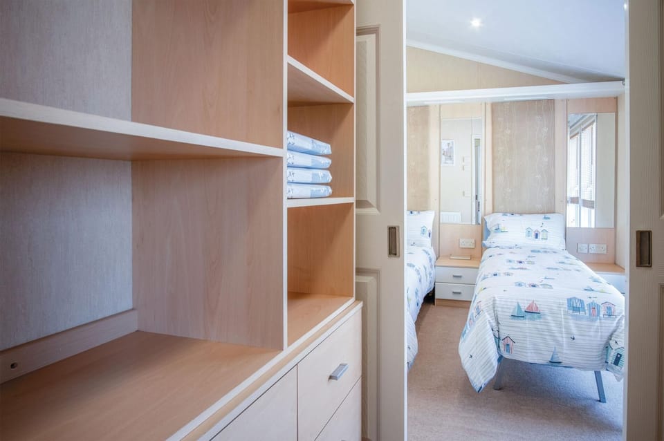 5 Manor Lodge - 2 Bedroom Lodge - Pendine (19218)