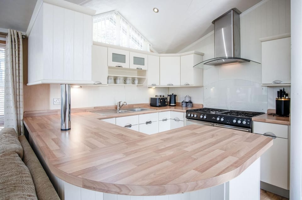 5 Manor Lodge - 2 Bedroom Lodge - Pendine (19231)