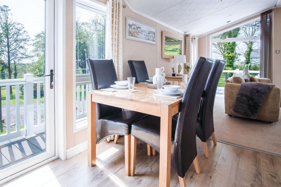 5 Manor Lodge - 2 Bedroom Lodge - Pendine (19233)