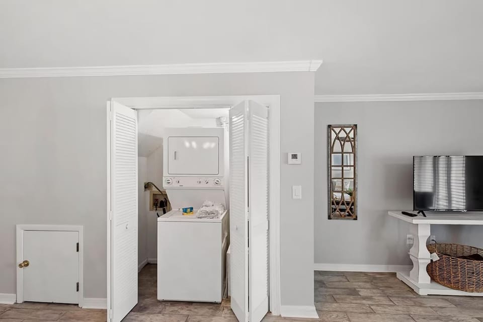 House, Multiple Beds (Portside SG2- Seabreeze Townhome) | Interior