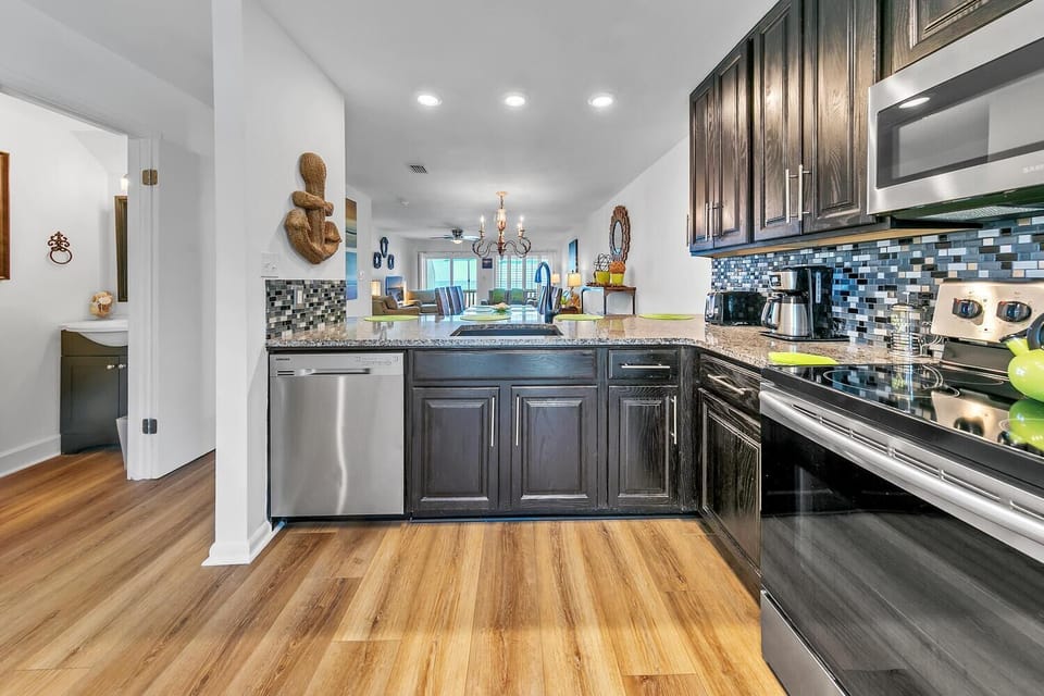 House, Multiple Beds (Largo Mar 106) | Private kitchen | Oven, toaster, cookware/dishes/utensils