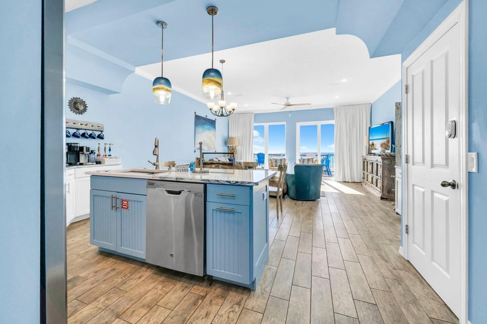 House, Multiple Beds (Sunset Sanctuary) | Private kitchen | Oven, cookware/dishes/utensils