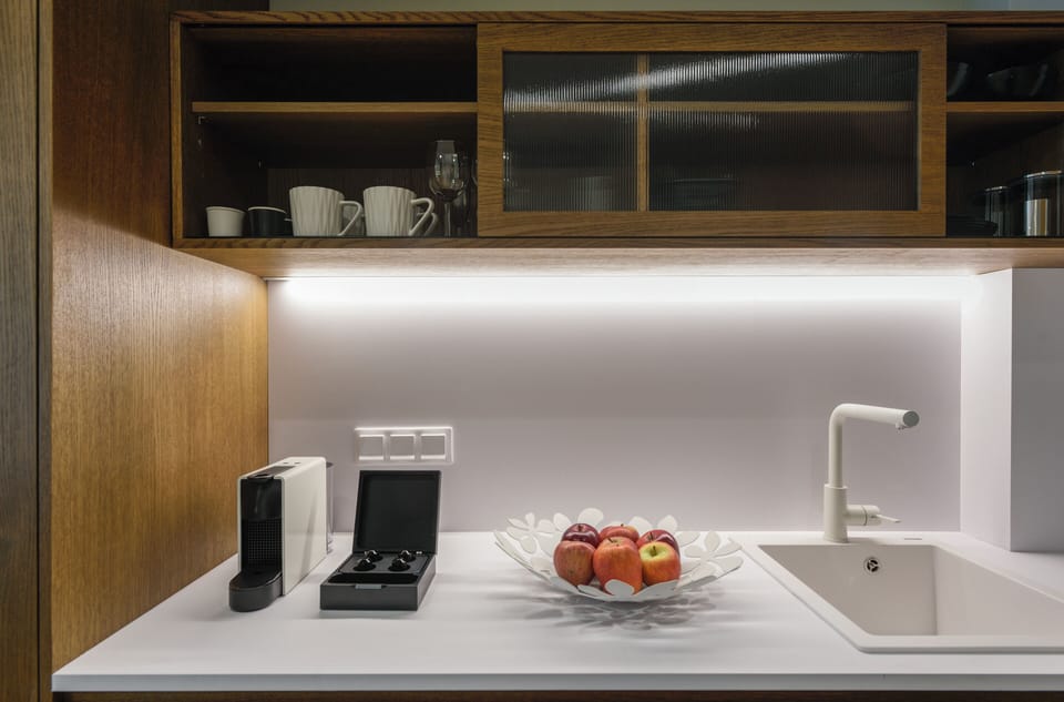 Superior Twin Room, City View | Private kitchen | Fridge, cookware/dishes/utensils