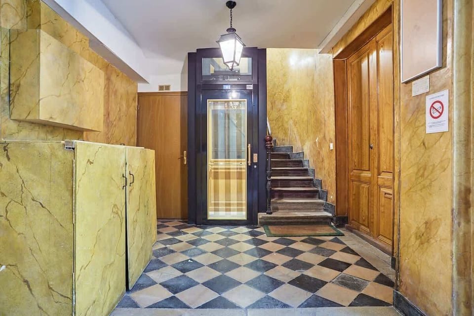 Chambre 2 avec lit double 160 cm et salle de bain