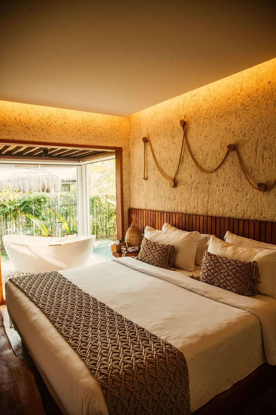 Luxury Twin Room, Garden View | Desk, laptop workspace, blackout drapes, free WiFi