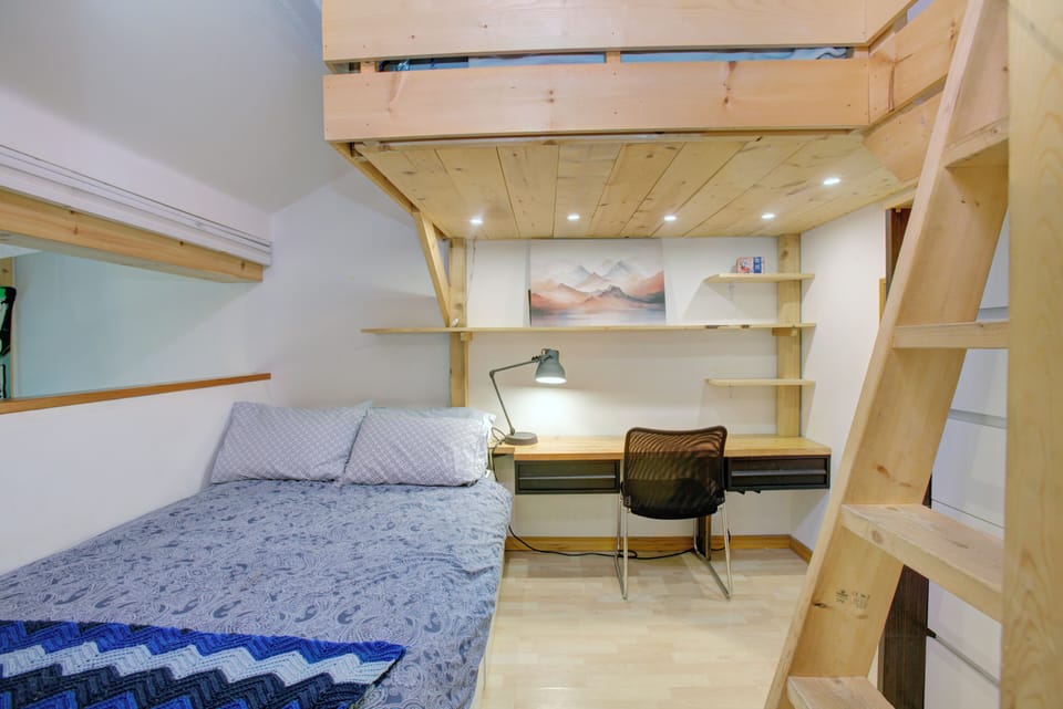 Bedroom 3, upstairs level, with bunk above