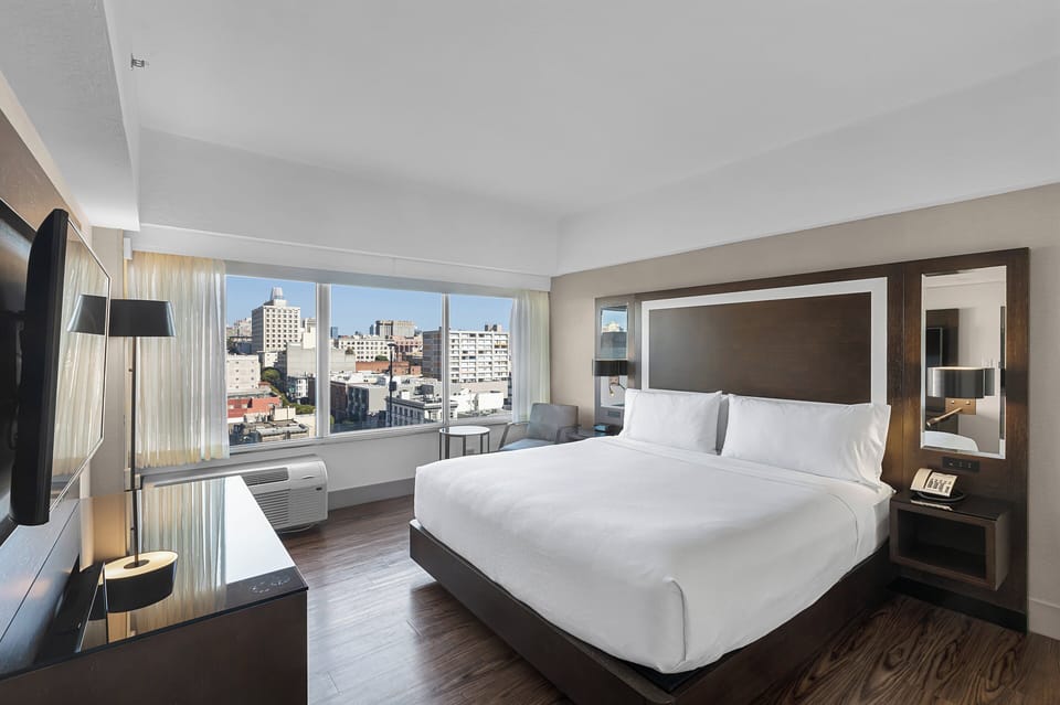 Hypo-allergenic bedding, in-room safe, desk, laptop workspace