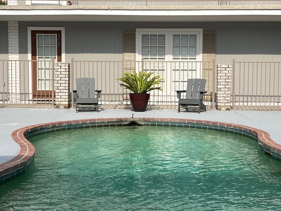 Salt water pool available to tenants and guests in the central courtyard
