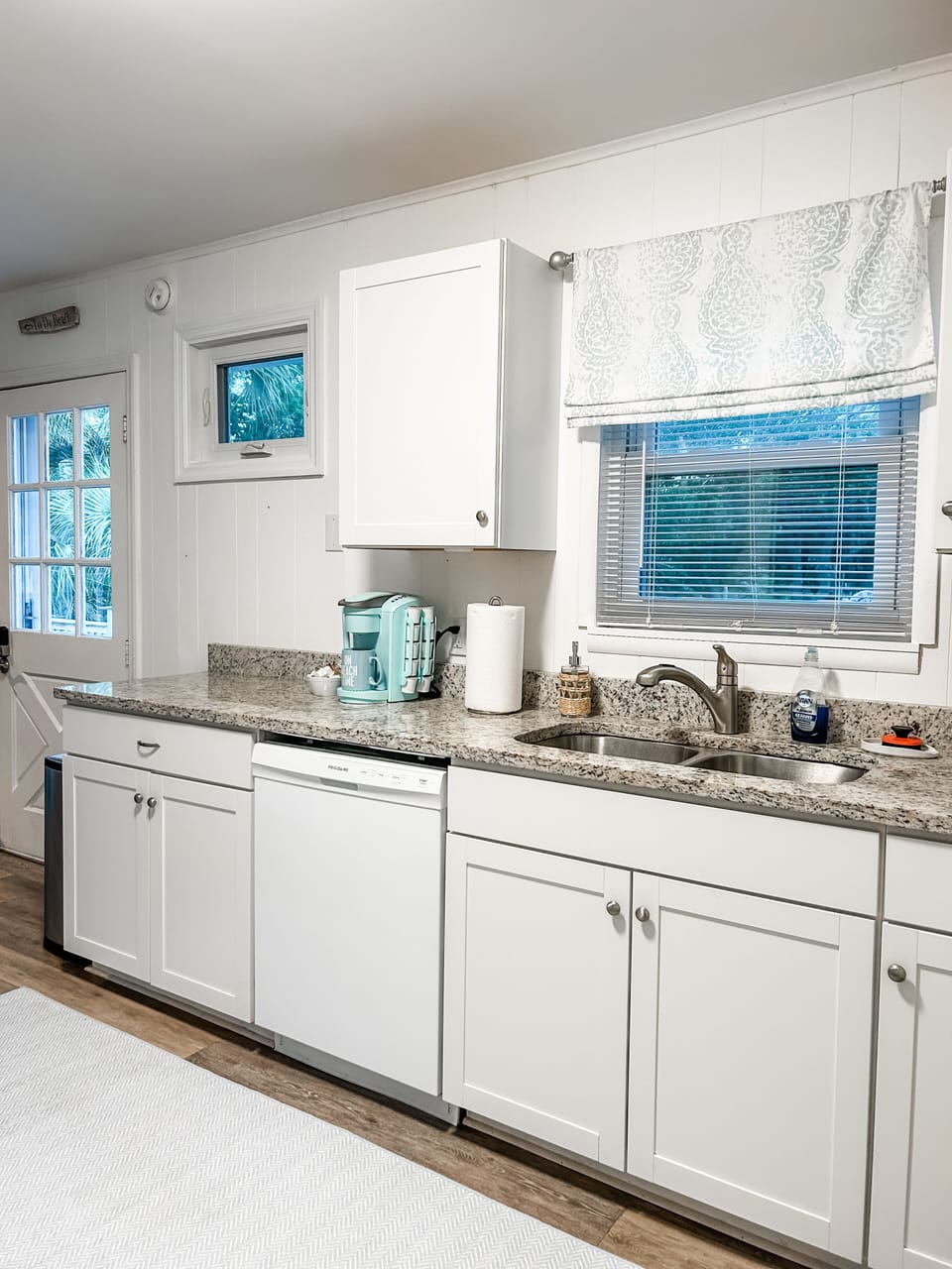 Full kitchen