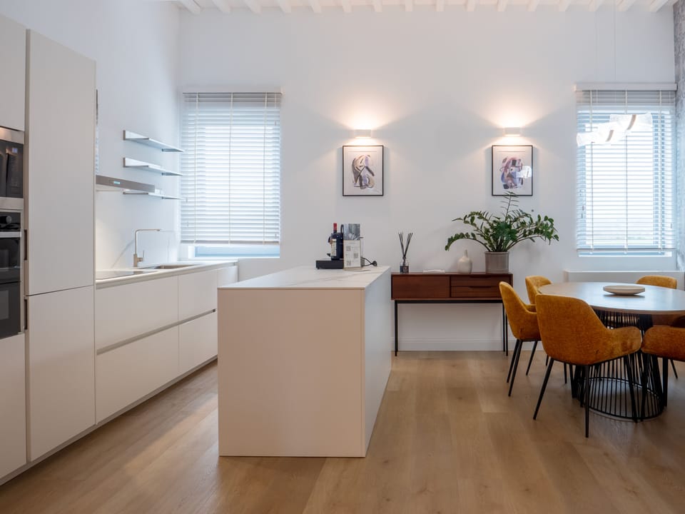 Grand Suite | Private kitchen | Full-size fridge, microwave, oven, stovetop