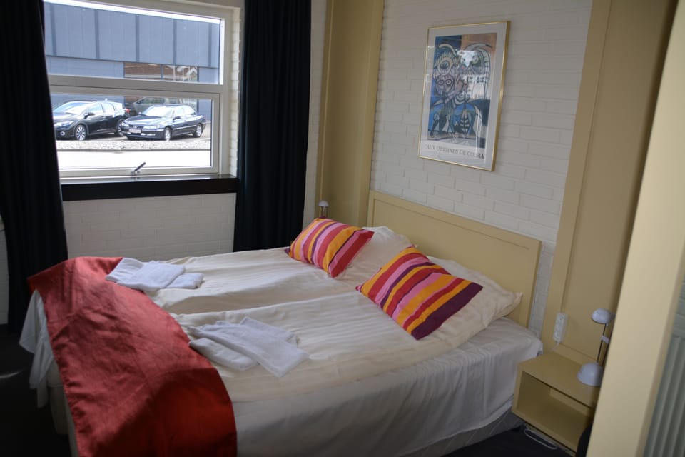 Standard Double Room | Desk, free WiFi, bed sheets