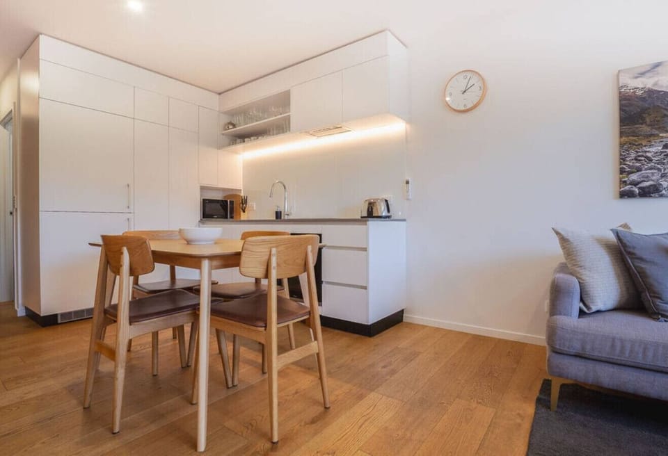 Well equipped kitchen and dining table to seat four