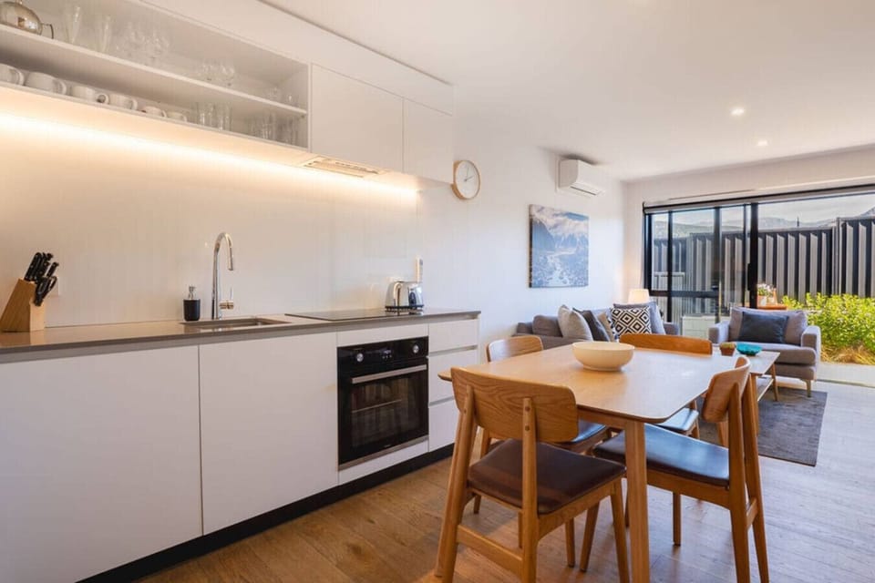 Modern kitchen makes meal preparation and enjoyment a breeze