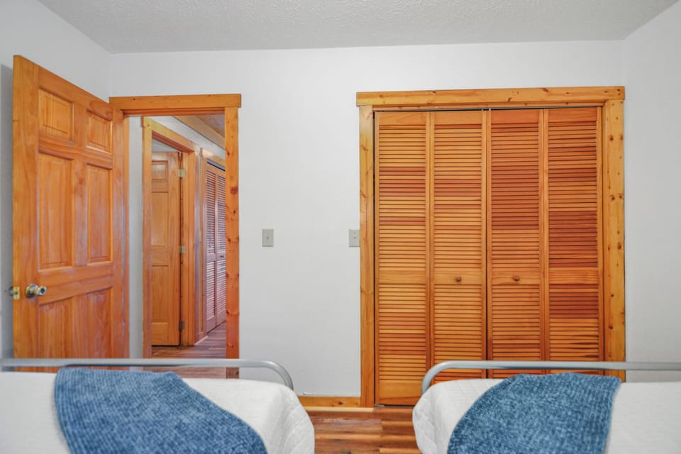 Guest Room #2 w/2 full-size beds (Downstairs)