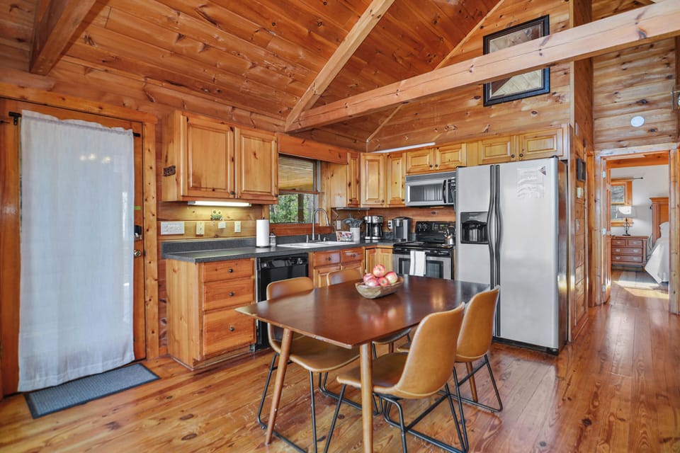 Kitchen & dining area; open concept.