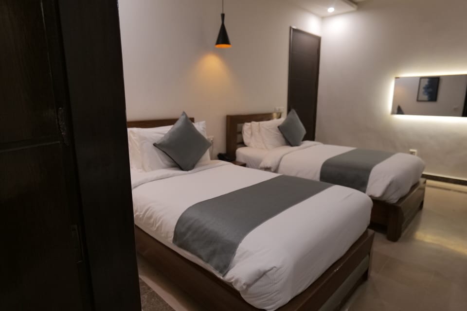 Superior Double or Twin Room | Premium bedding, down comforters, memory foam beds, minibar