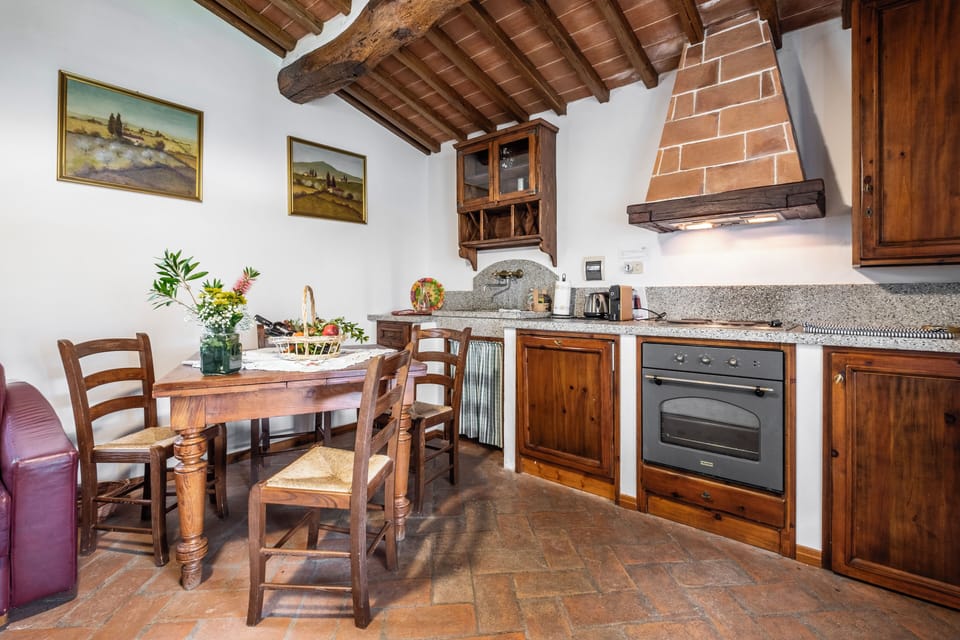 La casa del Vecchio Partigiano | Private kitchen | Full-size fridge, oven, stovetop, dishwasher