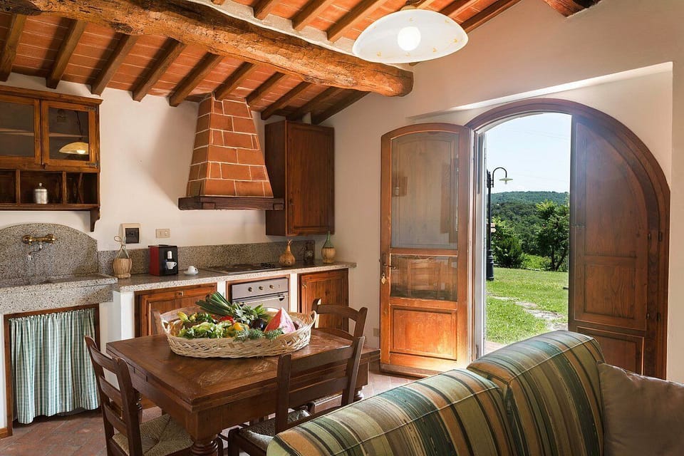 Flat-screen TV, fireplace