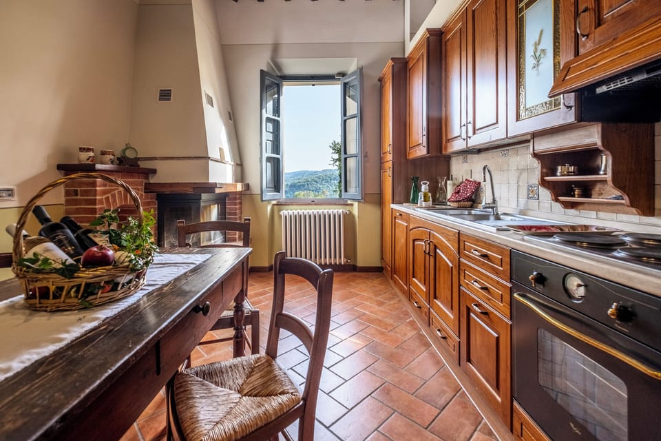 La Casa del Guardiacaccia | Private kitchen | Full-size fridge, oven, stovetop, dishwasher